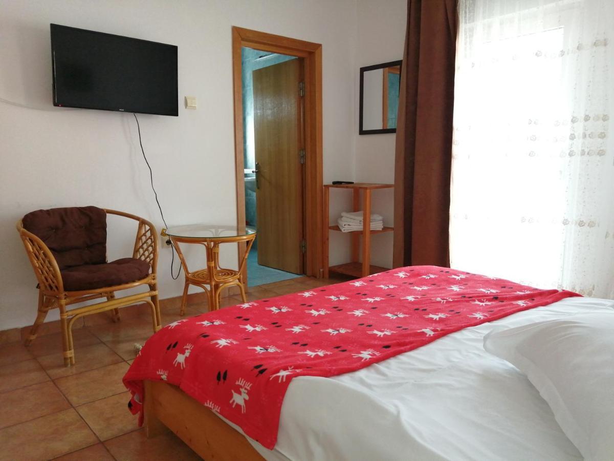 Hotel Casa Zura Buşteni Exterior foto
