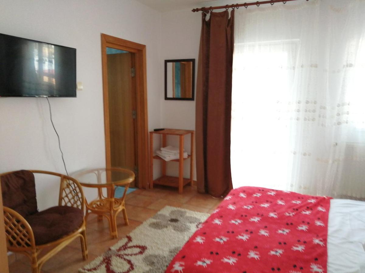 Hotel Casa Zura Buşteni Exterior foto