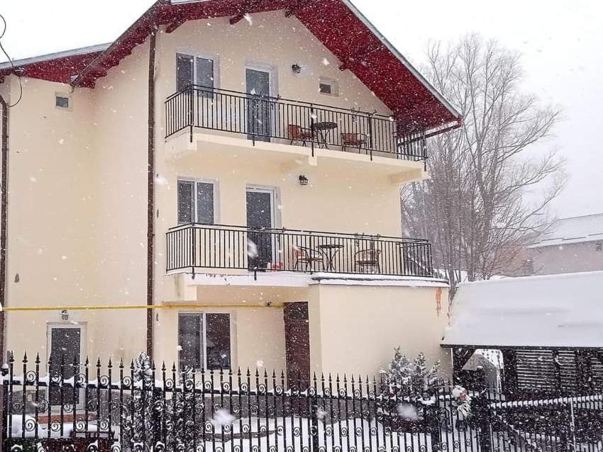 Hotel Casa Zura Buşteni Exterior foto